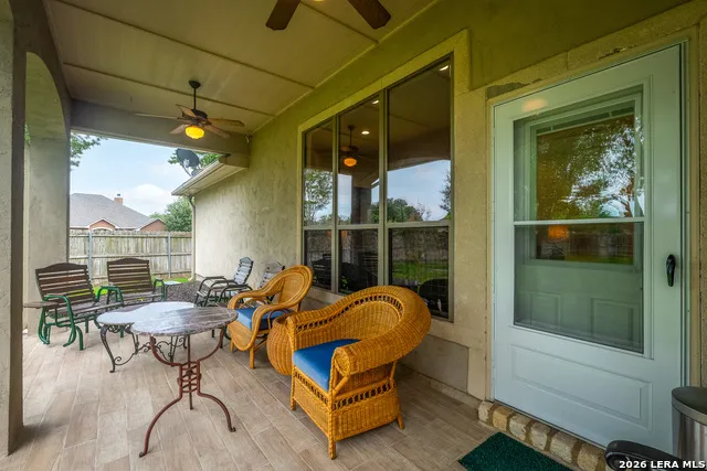 130 ROCK DOVE LN McQueeney, TX 78123