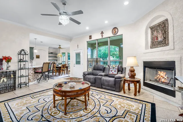 130 ROCK DOVE LN McQueeney, TX 78123