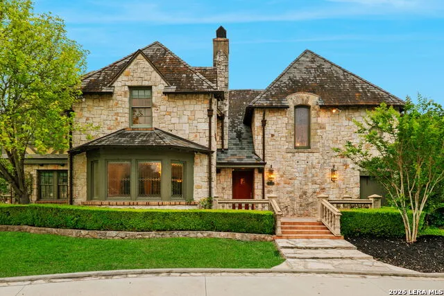 604 E Olmos Olmos Park, TX 78212