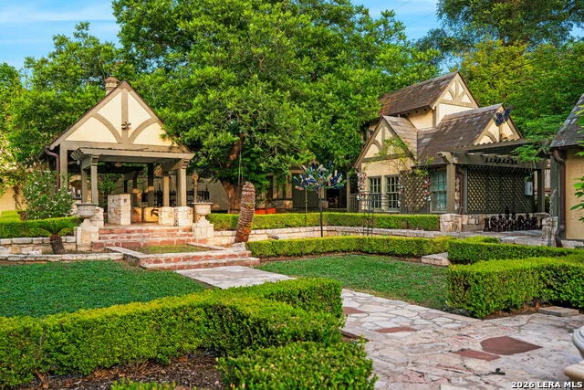 604 E Olmos Olmos Park, TX 78212