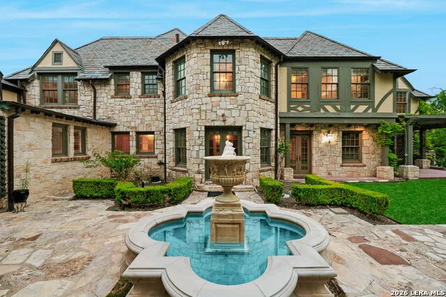 604 E Olmos Olmos Park, TX 78212