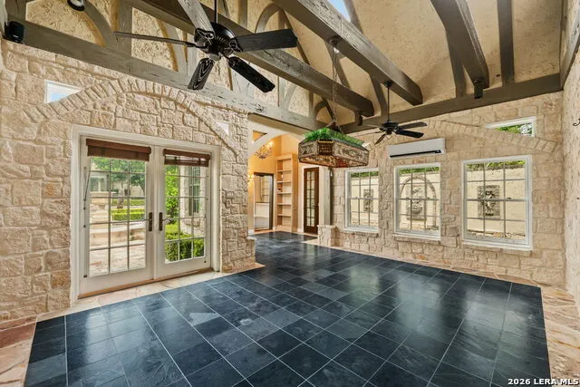 604 E Olmos Olmos Park, TX 78212