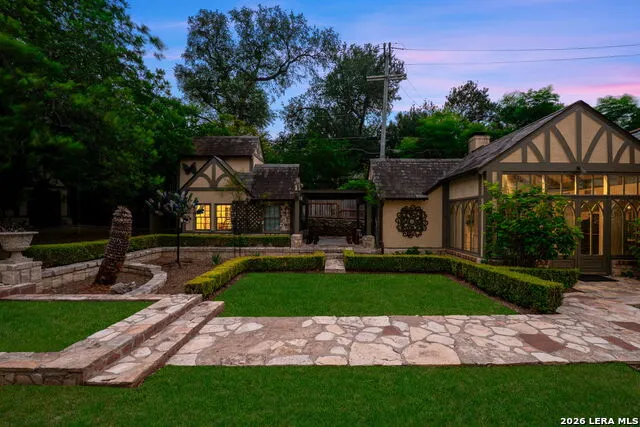 604 E Olmos Olmos Park, TX 78212