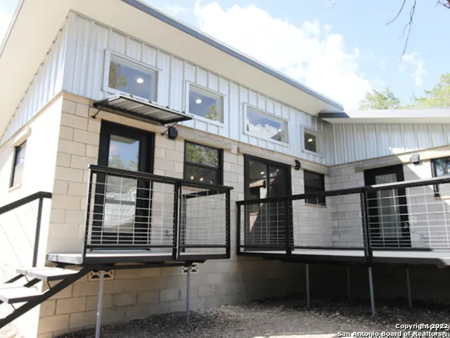 242 WHITE BASS DR Lakehills, TX 78063