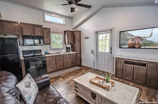 4300 STATE HIGHWAY 16 N #107 Bandera, TX 78003