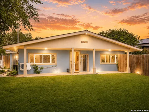 3233 Yucca Loop