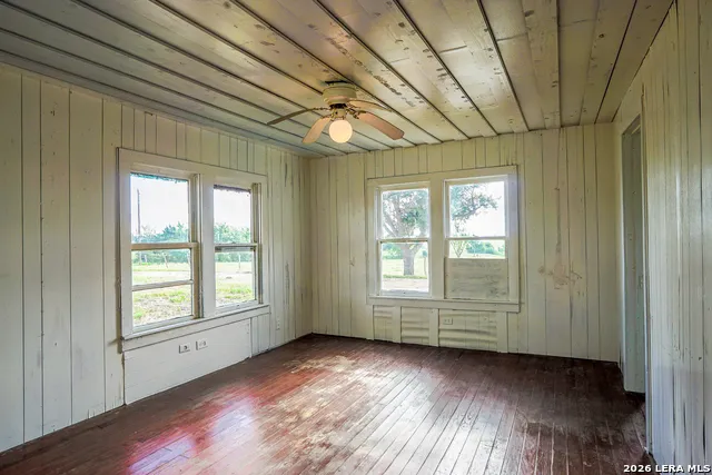 624 Berger Road Schulenburg, TX 78945