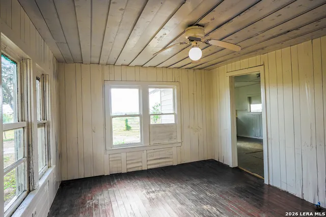 624 Berger Road Schulenburg, TX 78945