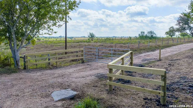 624 Berger Road Schulenburg, TX 78945