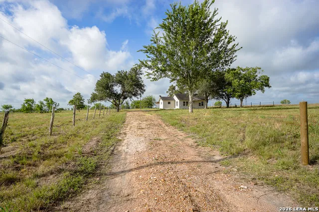 624 Berger Road Schulenburg, TX 78945
