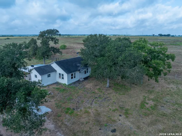 624 Berger Road Schulenburg, TX 78945
