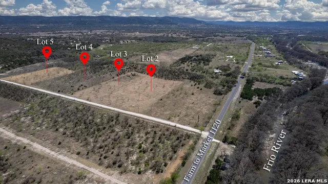 100 Whitetail Way Rio Frio, TX 78879