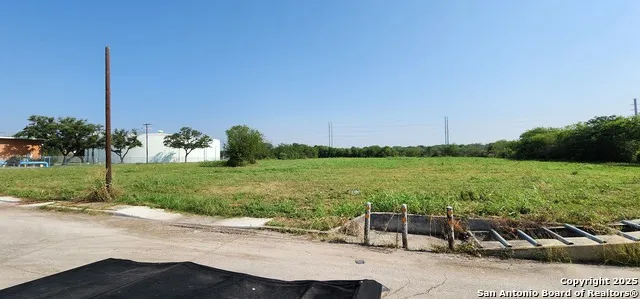 3915 Flagle San Antonio, TX 78237