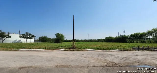 3915 Flagle San Antonio, TX 78237