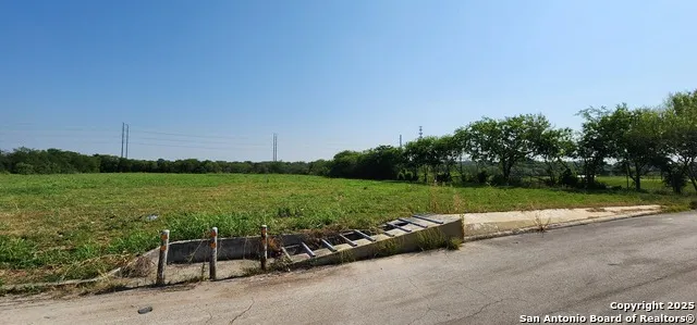3915 Flagle San Antonio, TX 78237