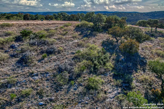 558 S Ridge Dr Concan, TX 78838