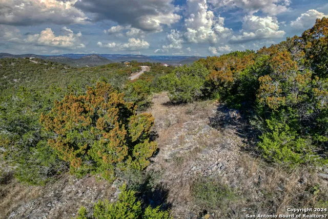 558 S Ridge Dr Concan, TX 78838