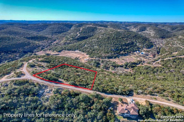 558 S Ridge Dr Concan, TX 78838