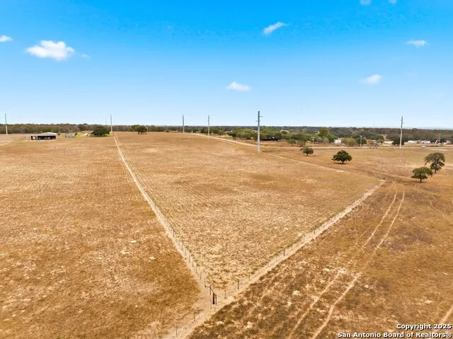 101 County Road 319 La Vernia, TX 78121
