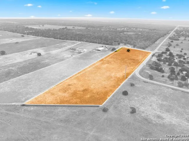 101 County Road 319 La Vernia, TX 78121