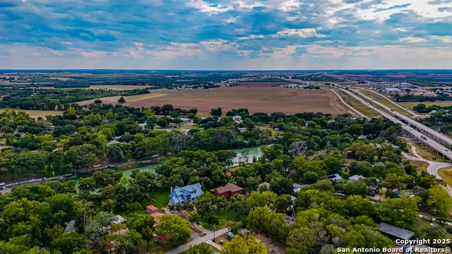 111 tabler Seguin, TX 78155