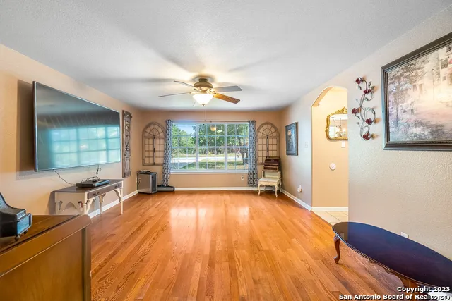 90 NINE PATCH DR Poteet, TX 78065
