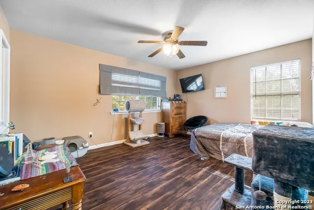90 NINE PATCH DR Poteet, TX 78065