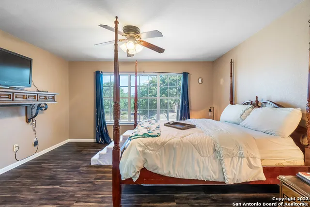 90 NINE PATCH DR Poteet, TX 78065