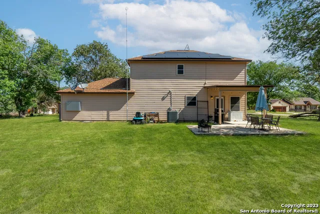 90 NINE PATCH DR Poteet, TX 78065