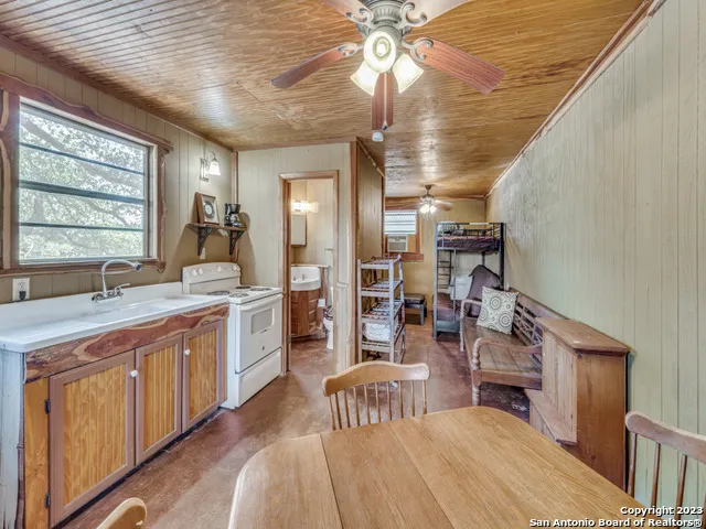 1660 MCIVER Canyon Lake, TX 78133