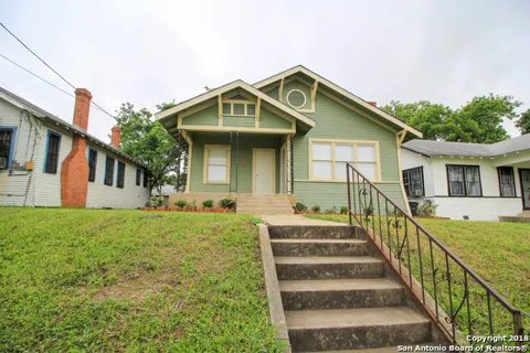1138 IOWA ST