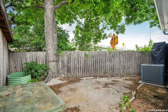 821 E QUINCY ST San Antonio, TX 78215
