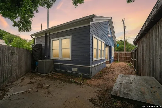 821 E QUINCY ST San Antonio, TX 78215