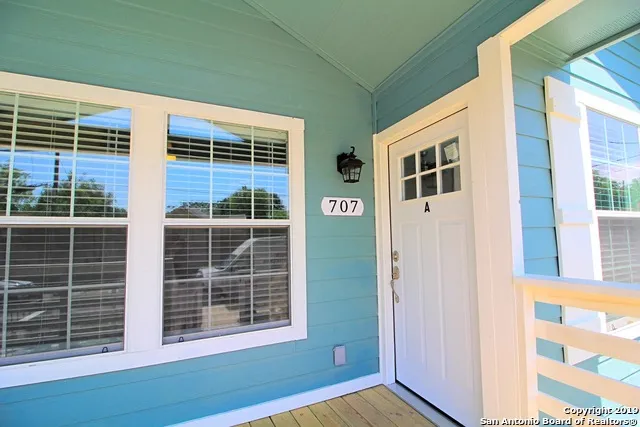 707 S OLIVE ST Unit A San Antonio, TX 78203