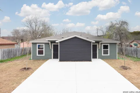 1143 Magnolia Unit A