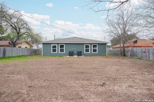 1143 Magnolia Unit A Seguin, TX 78155