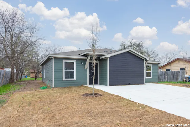 1143 Magnolia Unit A Seguin, TX 78155