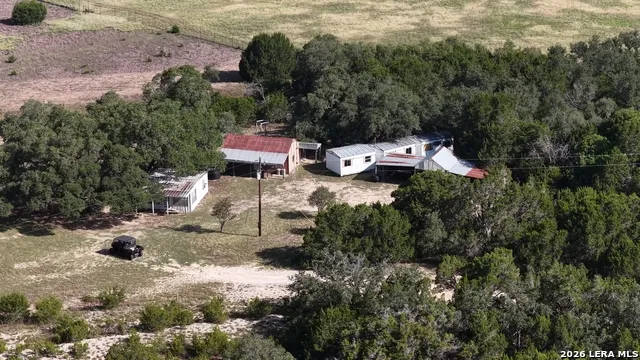 4113 TRAINER WUEST RD Blanco, TX 78606