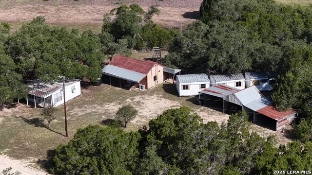 4113 TRAINER WUEST RD Blanco, TX 78606