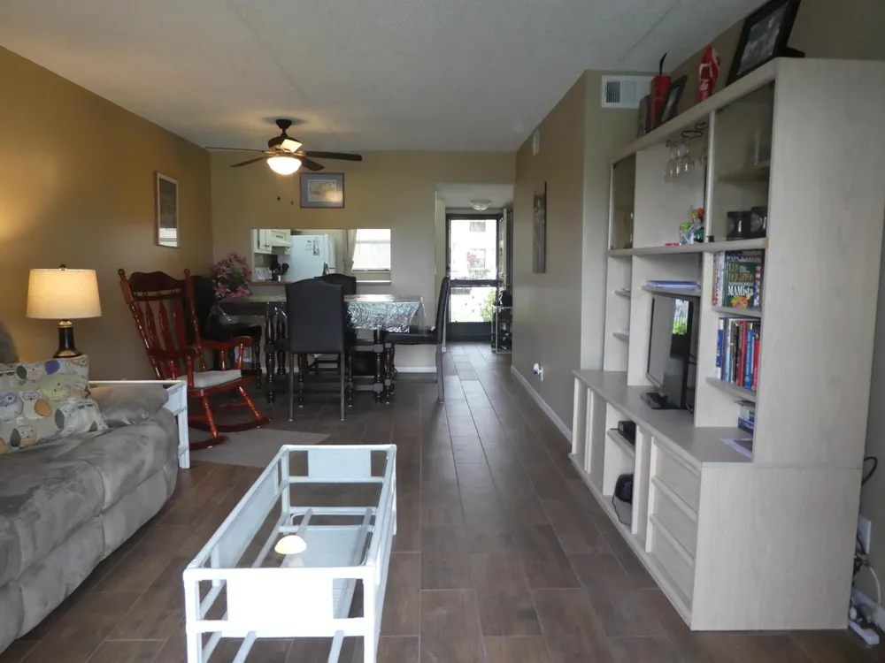 7209 Golf Colony Court #105 Lake Worth, FL 33467