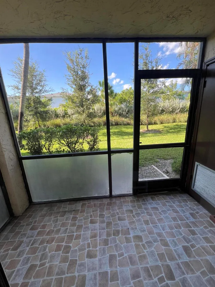 7209 Golf Colony Court #105 Lake Worth, FL 33467