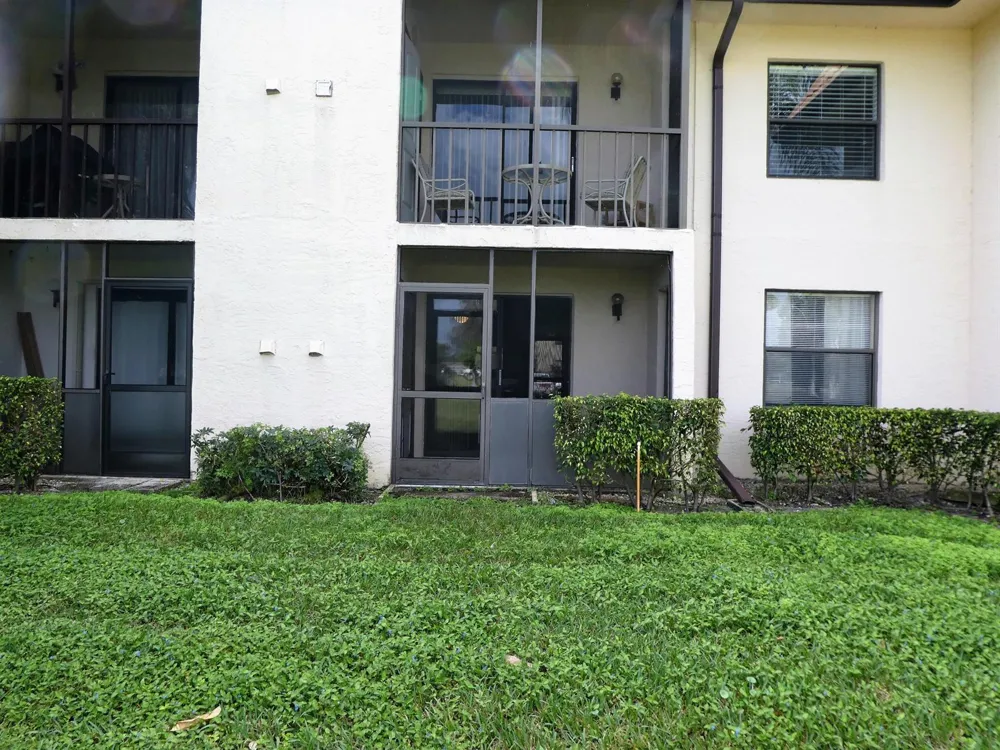 7209 Golf Colony Court #105 Lake Worth, FL 33467