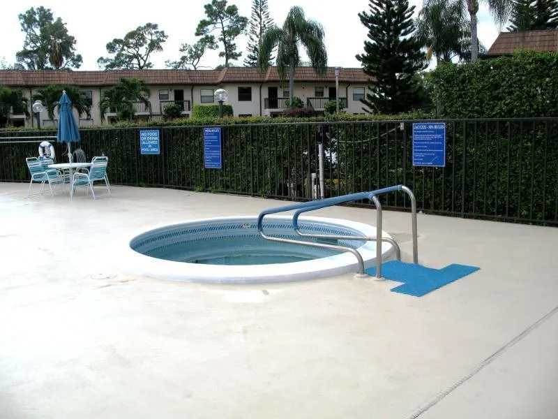 7209 Golf Colony Court #105 Lake Worth, FL 33467