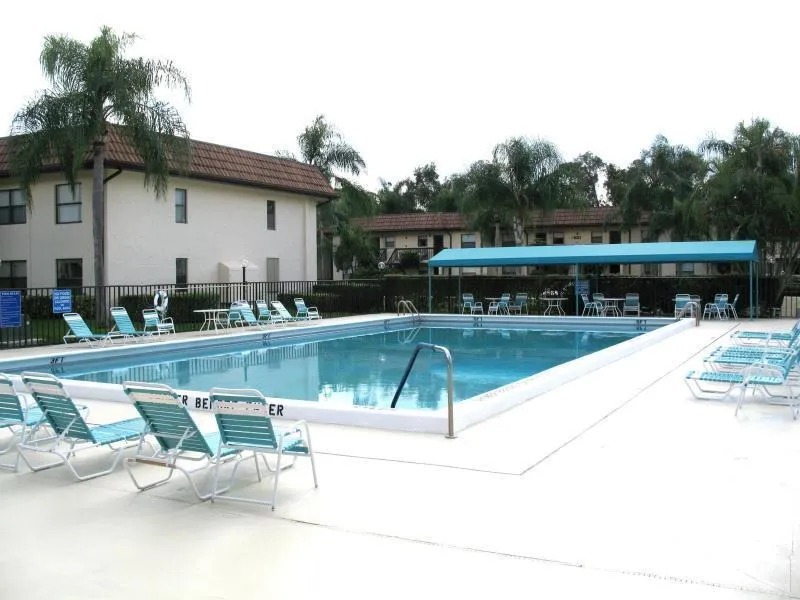 7209 Golf Colony Court #105 Lake Worth, FL 33467