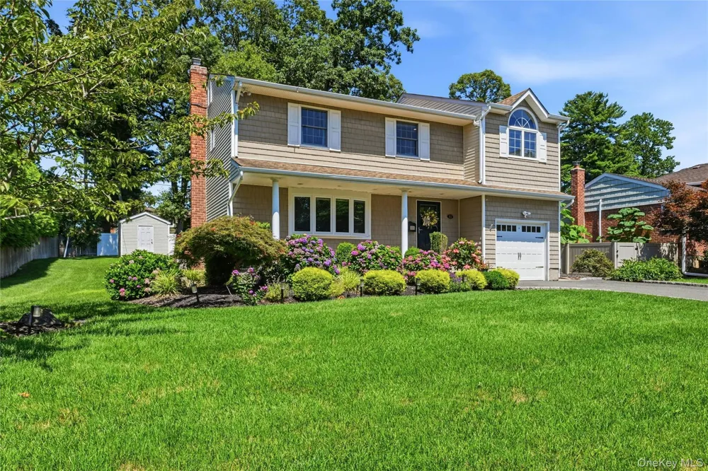 53 Rensselaer Drive Commack, NY 11725