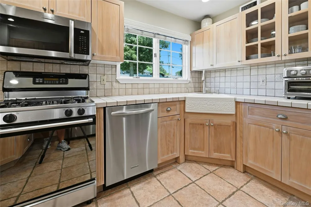 53 Rensselaer Drive Commack, NY 11725