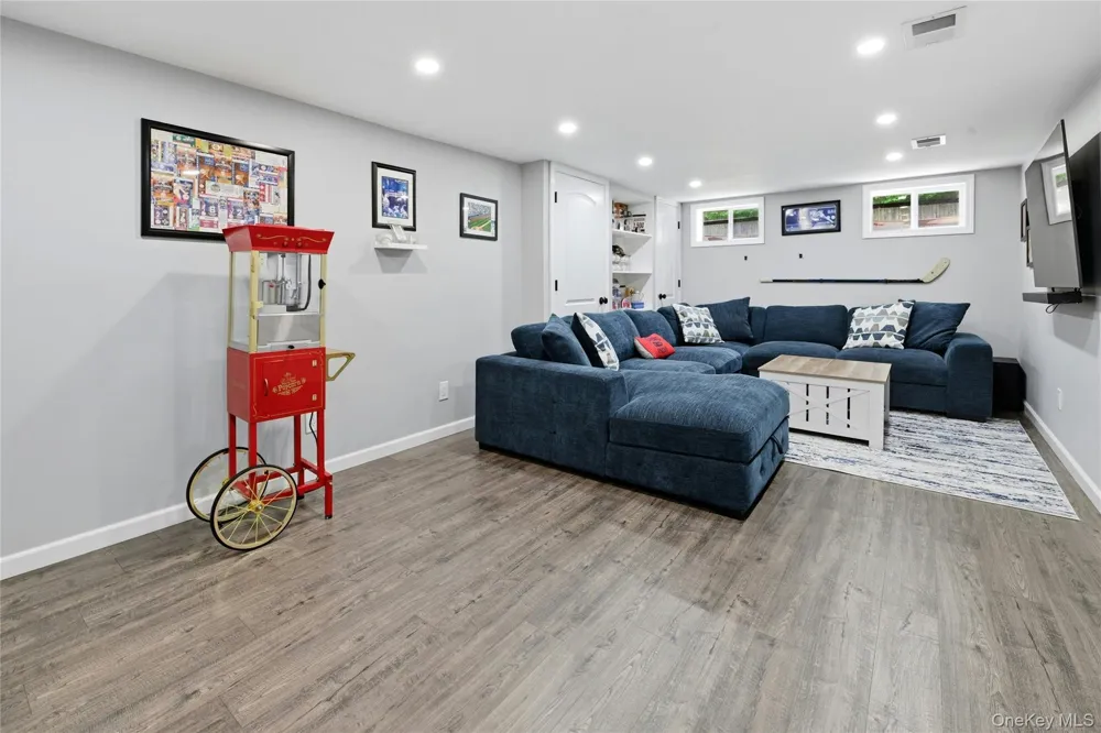 53 Rensselaer Drive Commack, NY 11725