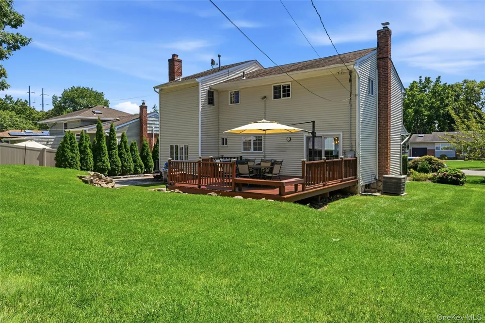 53 Rensselaer Drive Commack, NY 11725