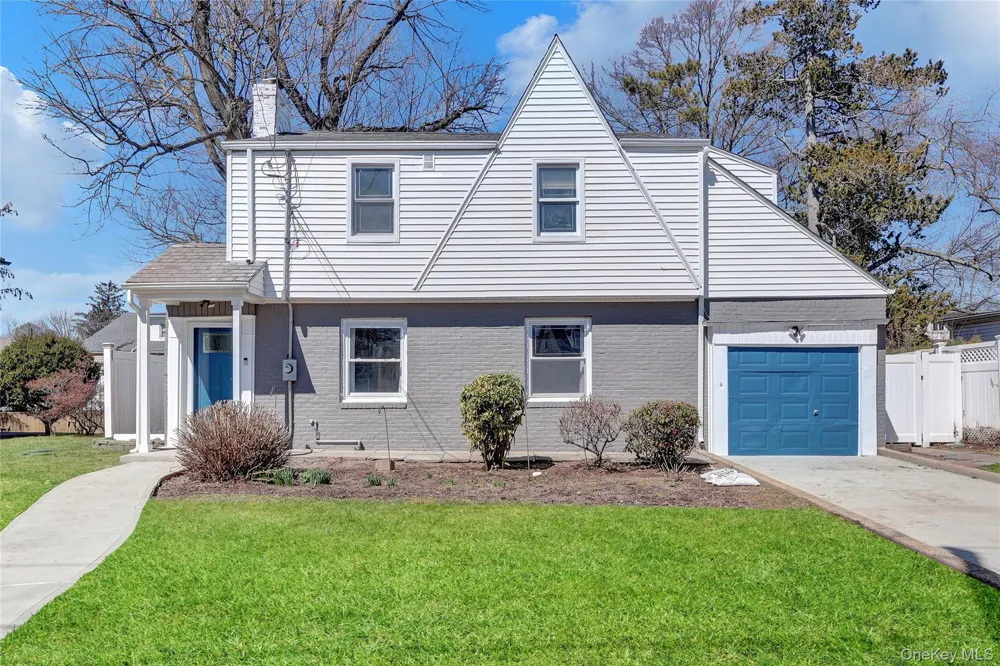 154 California Avenue Freeport, NY 11520