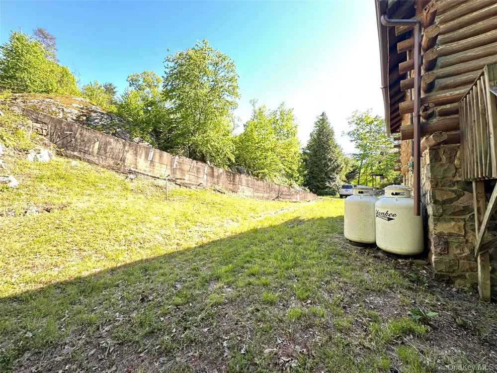 122 Woods Road Greenwood Lake, NY 10925